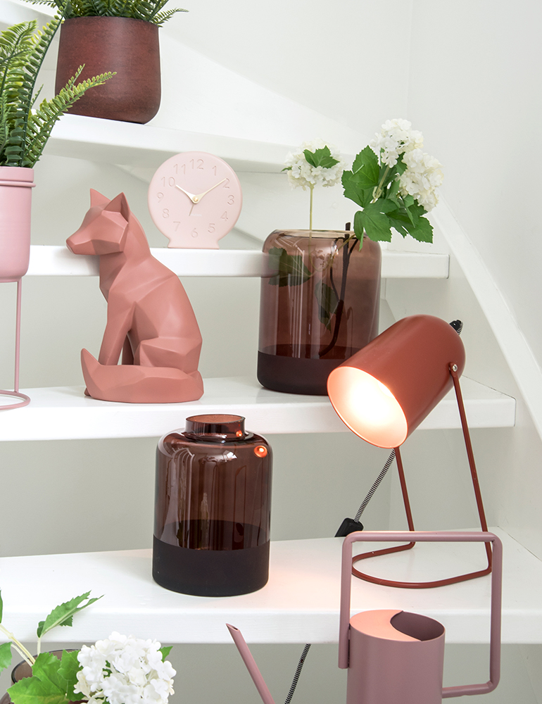 Lámpara de escritorio minimalista cobre