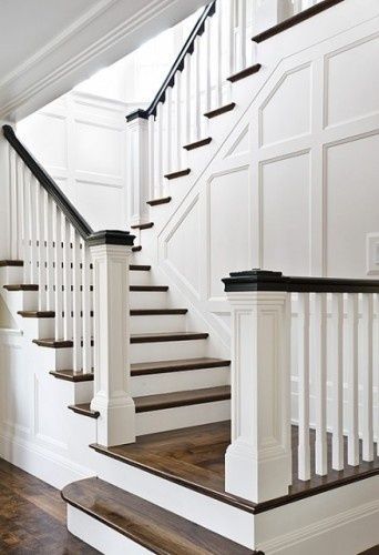 Escaleras blancas clásicas