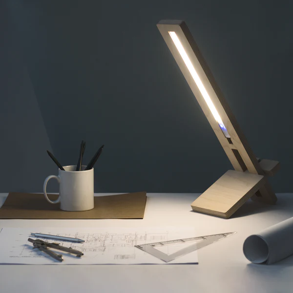 Lámpara de escritorio contemporánea